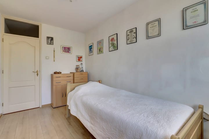 Photo 22 of Roosstraat 10