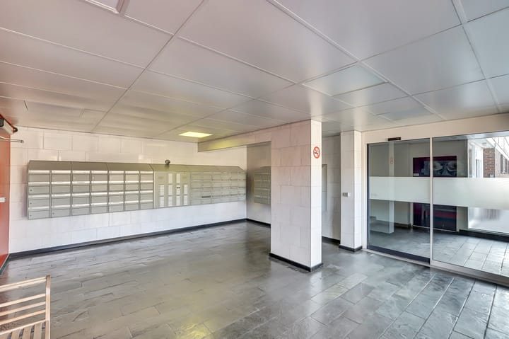 Photo 31 of Roosstraat 10