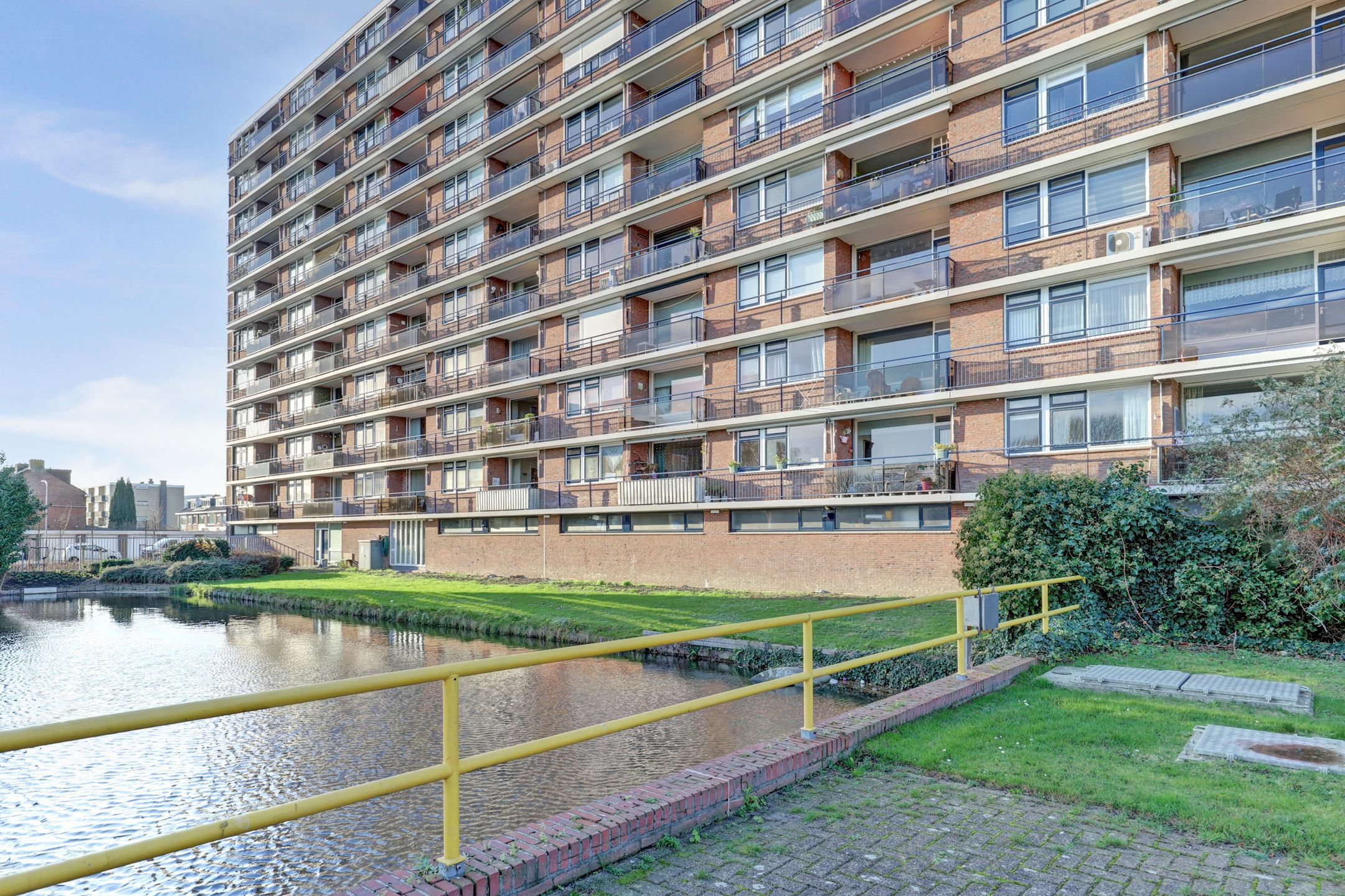 Foto 33 van Roosstraat 10