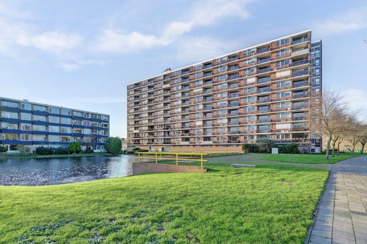 Photo 2 of Roosstraat 10