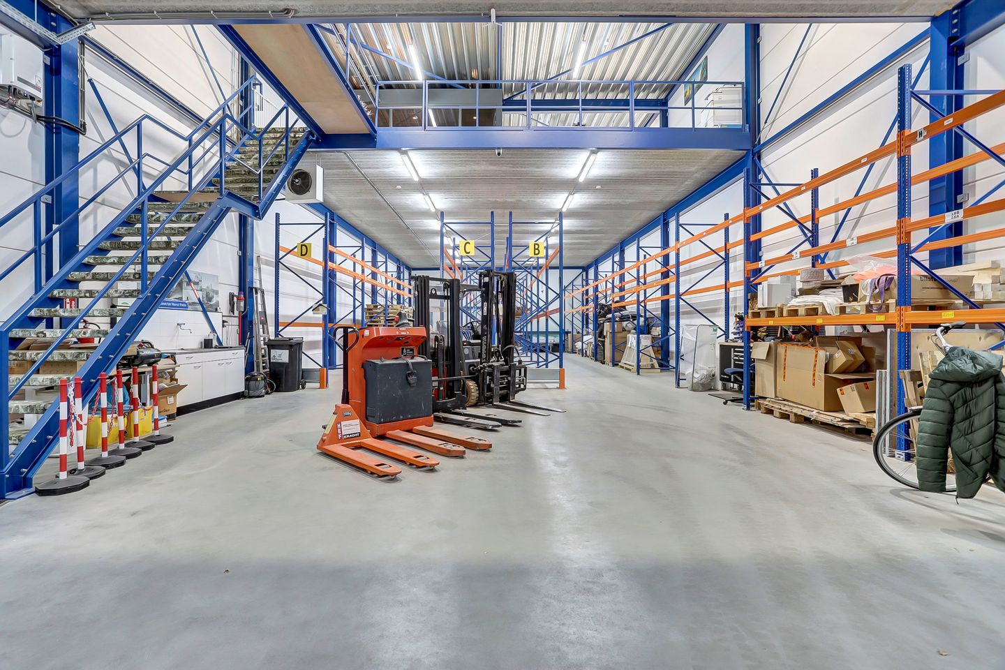 Bekijk foto 2 van Coenecoop 3-D2