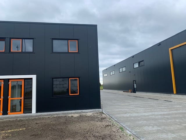 View photo 3 of Waterkracht 12