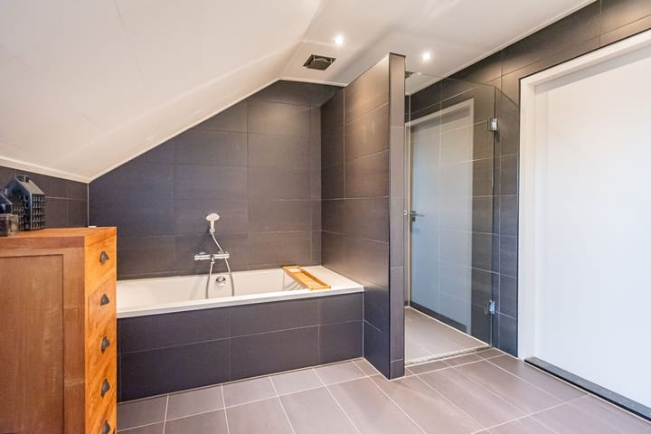 Foto 28 van Dahliastraat 23