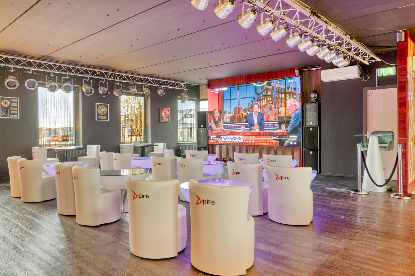 Bekijk foto 4 van Voltairetuin 4