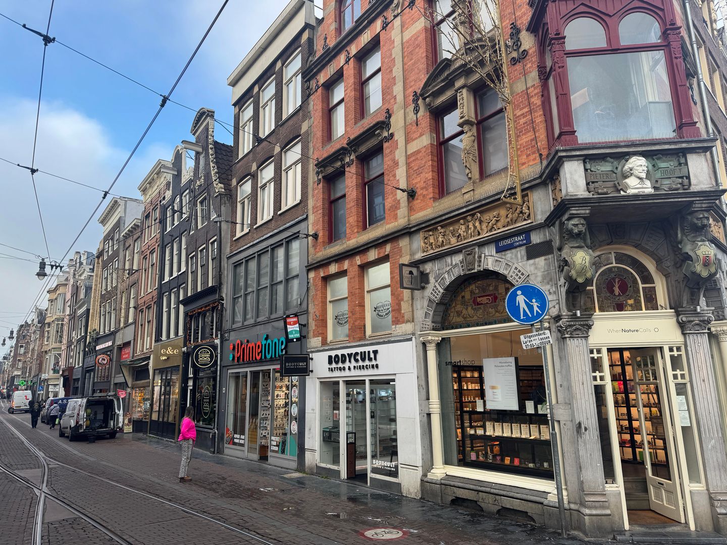 View photo 2 of Leidsestraat 40