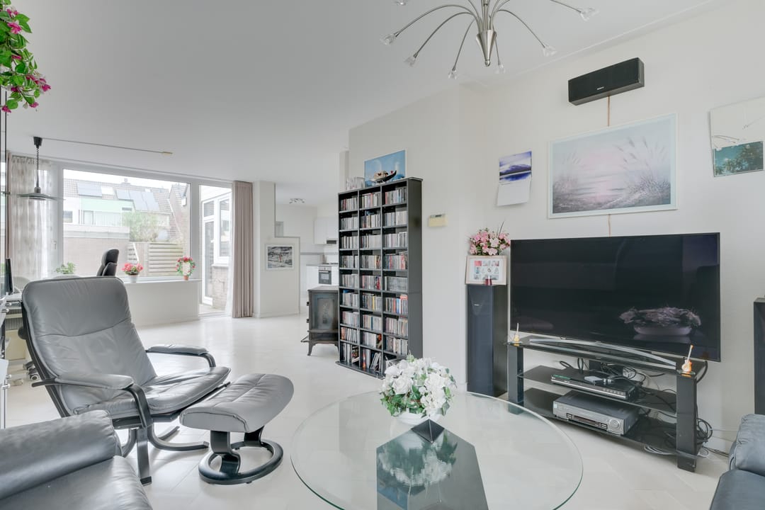 Foto 11 van van Vosbergenlaan 8