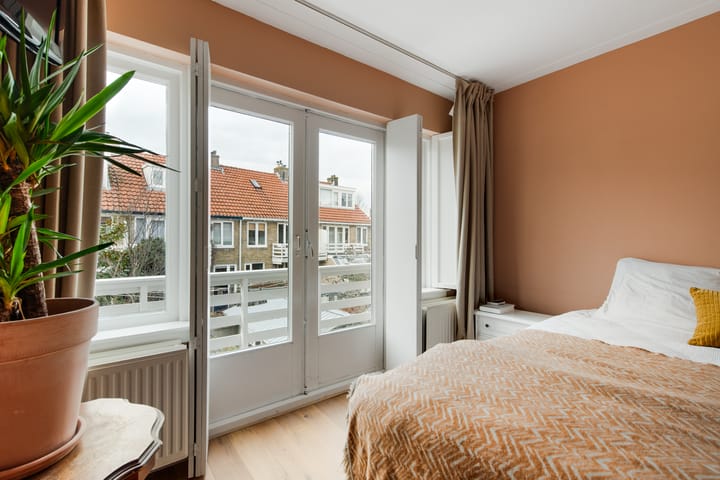 Photo 27 of Van Kinsbergenstraat 9