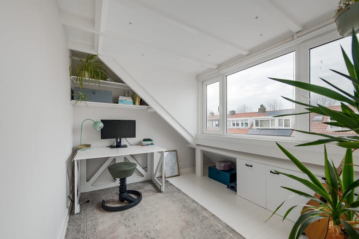 Photo 35 of Van Kinsbergenstraat 9