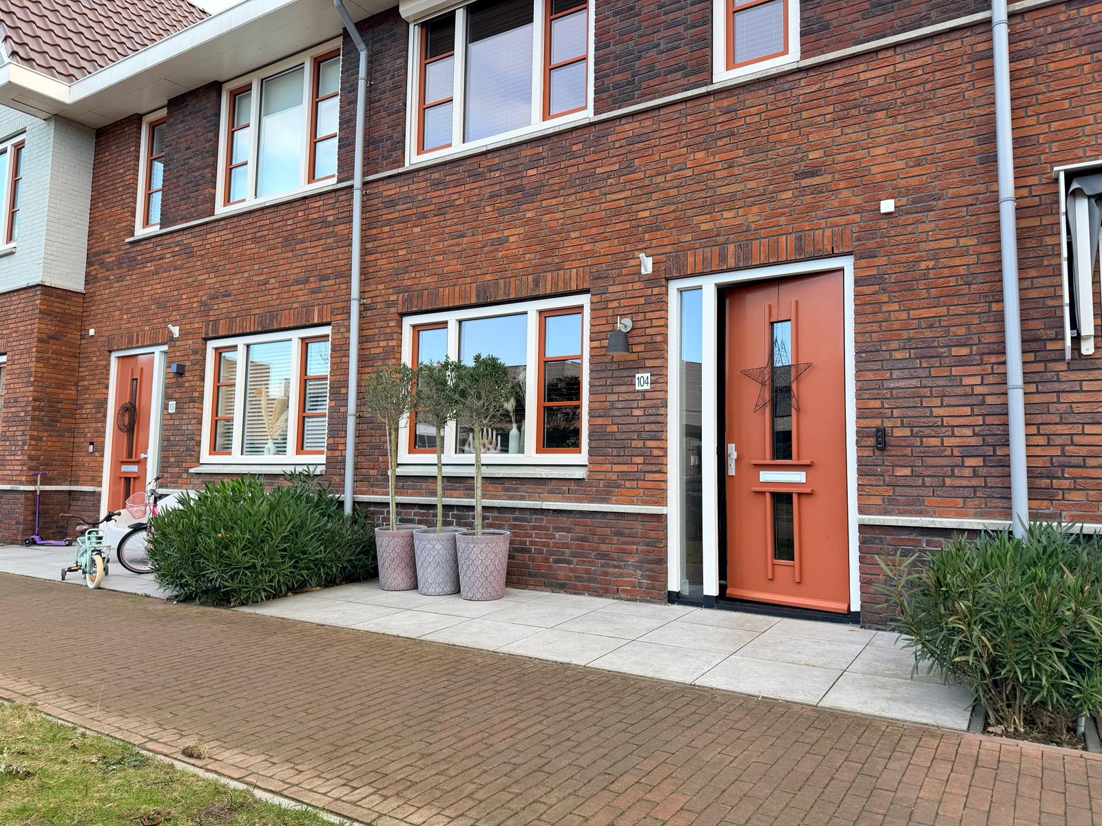 Photo 3 of Van der Waalsstraat 104