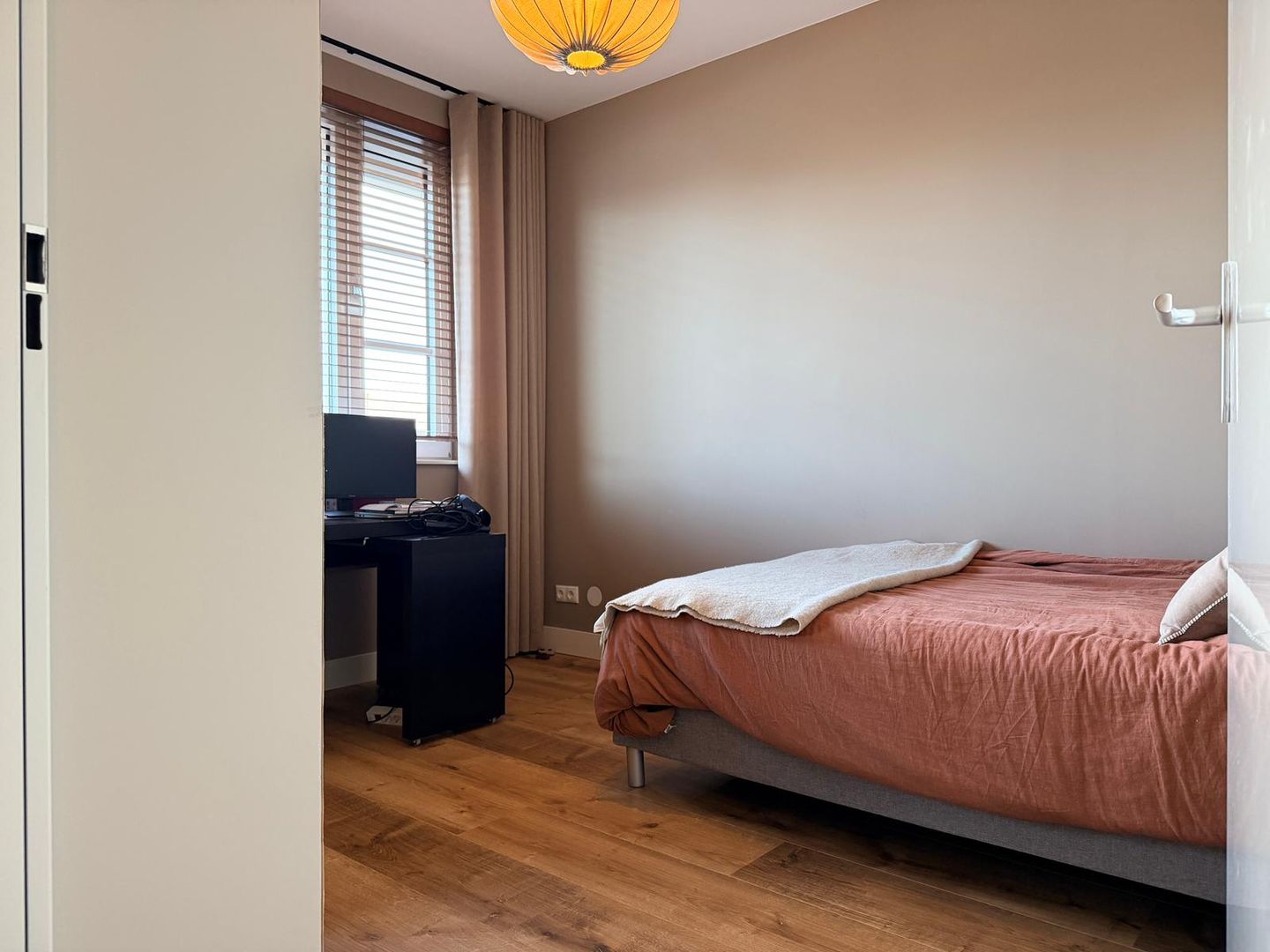 Photo 25 of Van der Waalsstraat 104