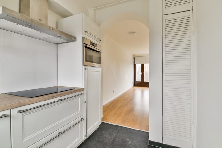 Photo 3 of van der Waalsstraat 83