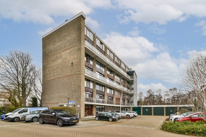 Photo 4 of van der Waalsstraat 83