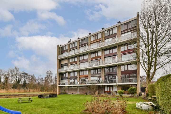 Photo 5 of van der Waalsstraat 83