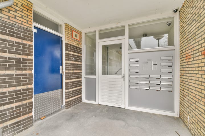 Photo 6 of van der Waalsstraat 83