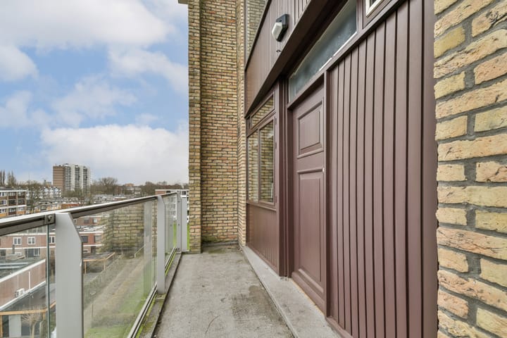 Photo 7 of van der Waalsstraat 83