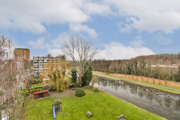 Photo 17 of van der Waalsstraat 83