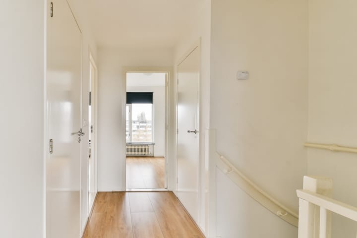 Photo 20 of van der Waalsstraat 83