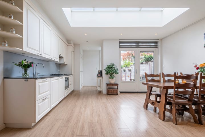 Foto 13 van Van 't Hoffstraat 45