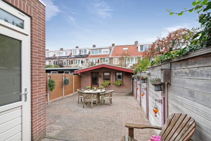 Foto 16 van Van 't Hoffstraat 45