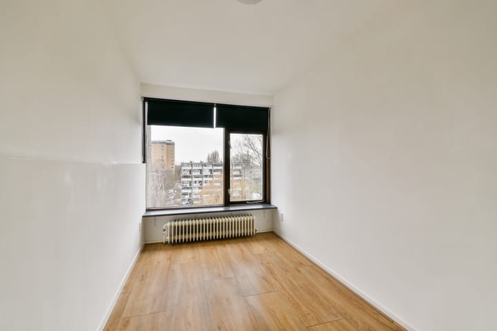 Photo 26 of van der Waalsstraat 83