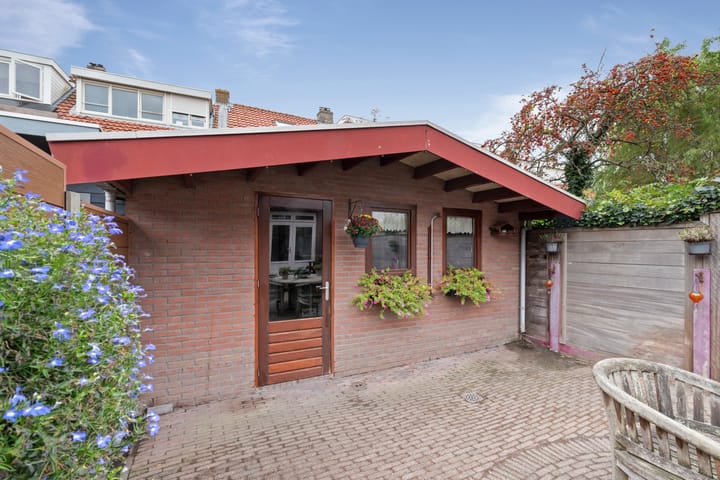 Foto 18 van Van 't Hoffstraat 45