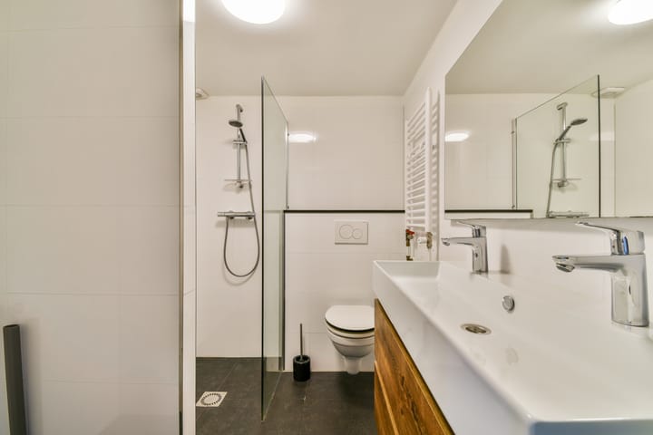 Photo 28 of van der Waalsstraat 83