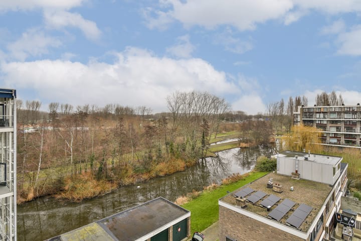 Photo 30 of van der Waalsstraat 83