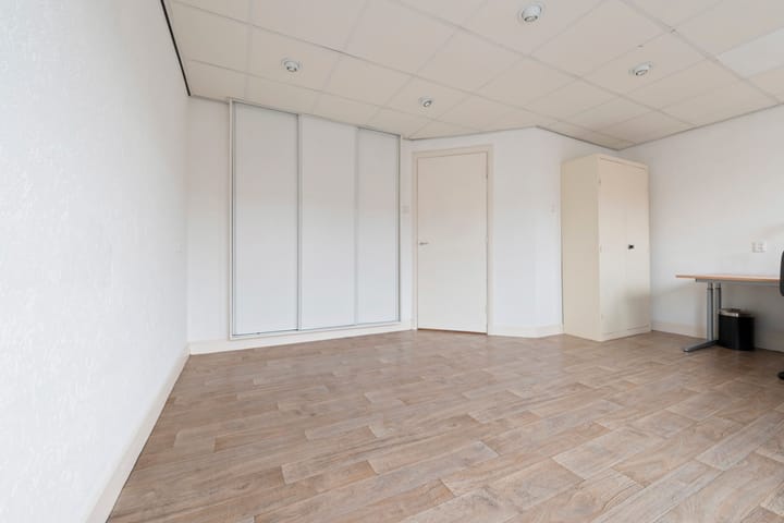 Foto 28 van Van 't Hoffstraat 45