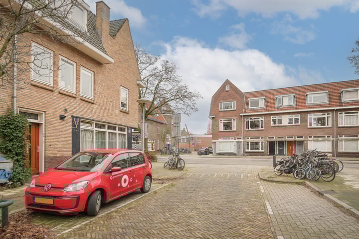 Photo 40 of Jan van den Doemstraat 1-B