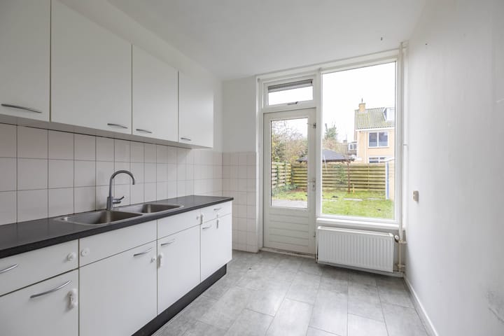 Photo 2 of Marsstraat 141