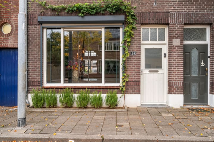 Photo 2 of Baarlosestraat 26