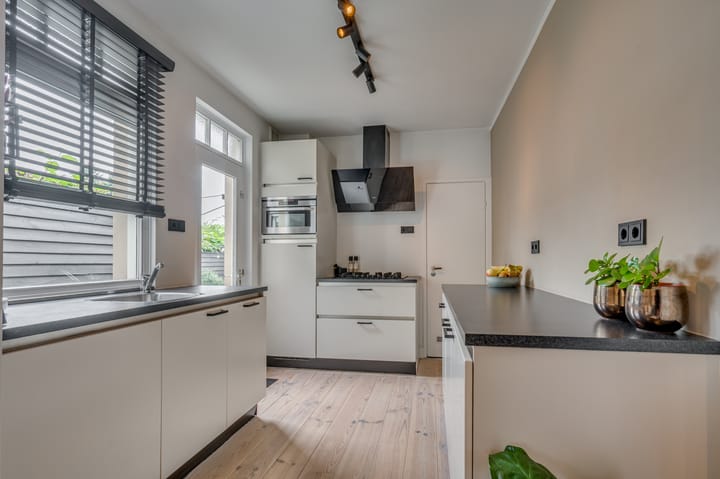 Foto 18 van Baarlosestraat 26