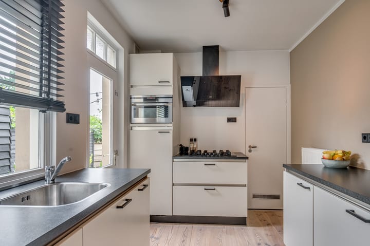 Foto 19 van Baarlosestraat 26