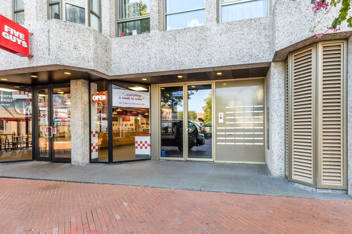 Photo 2 of Markt 17-K