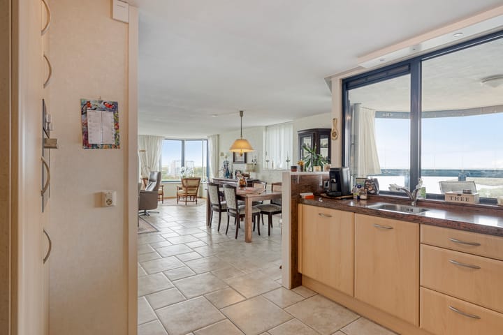 Foto 8 van Maasboulevard 48-J