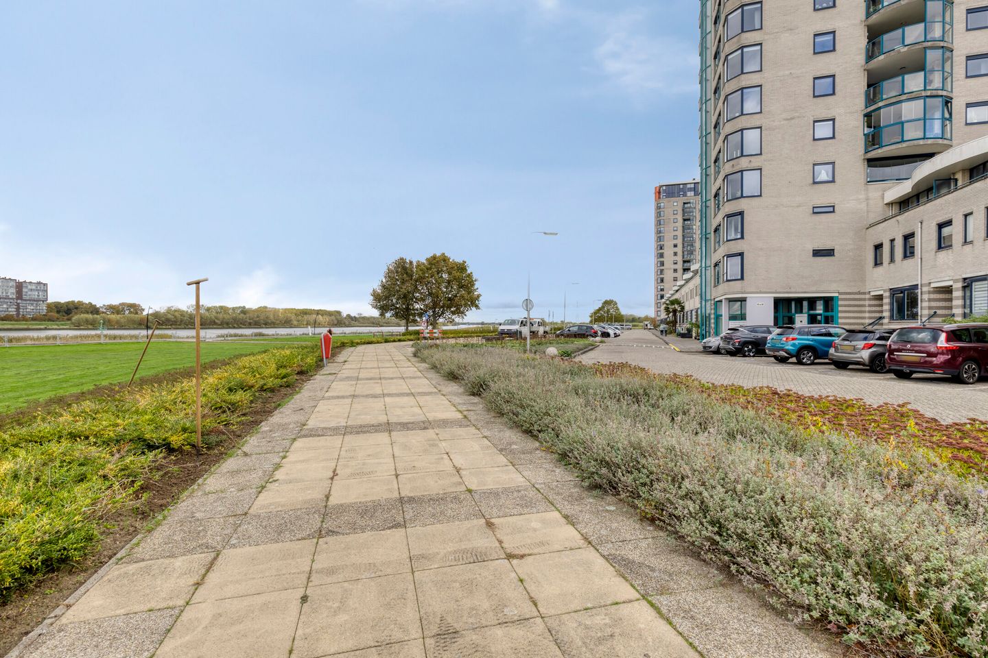 Foto 25 van Maasboulevard 48-J