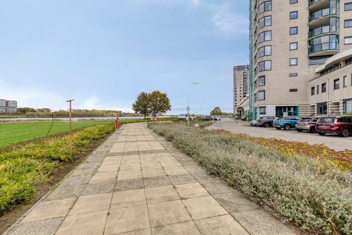 Foto 25 van Maasboulevard 48-J