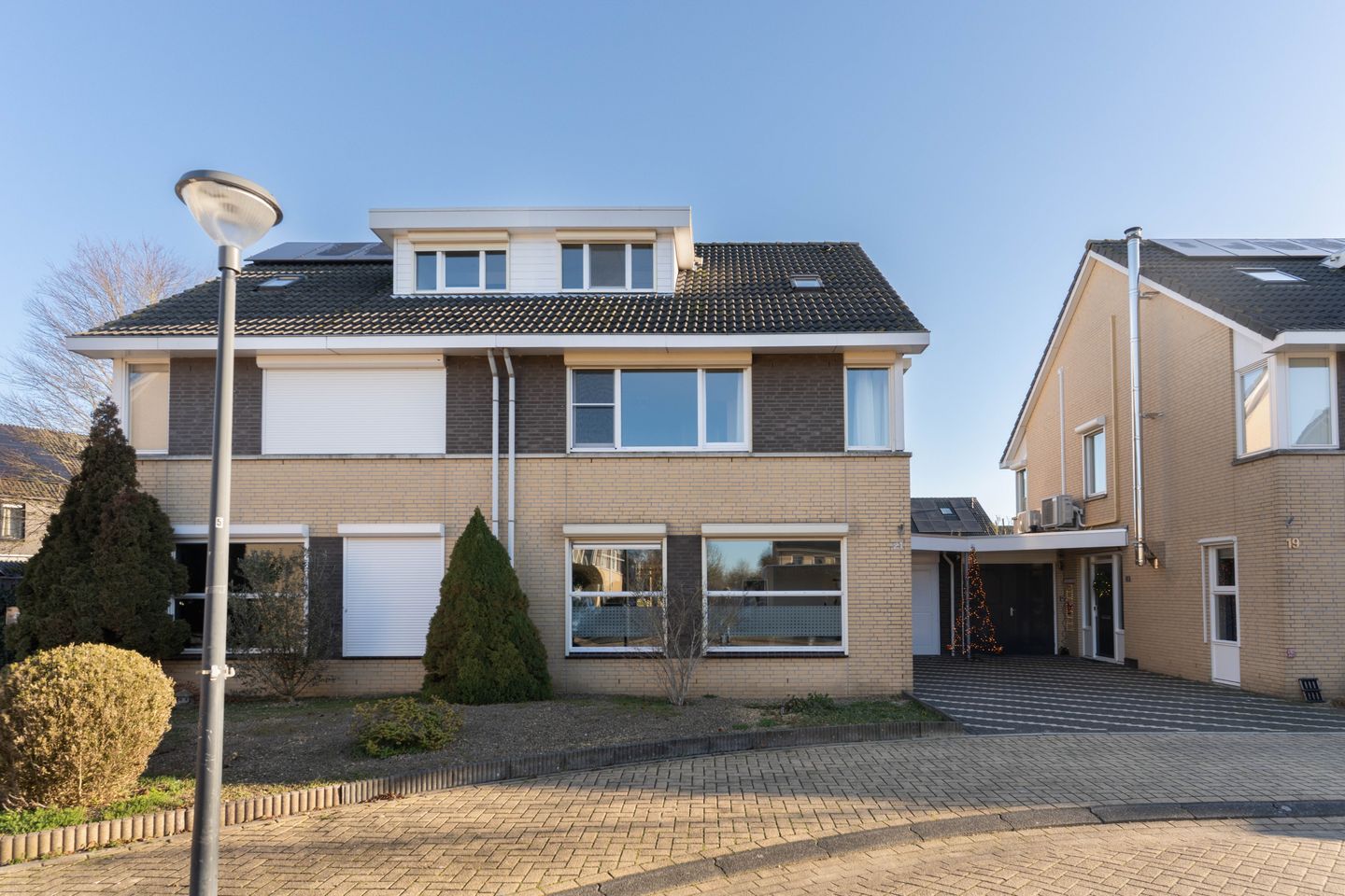 Foto 4 van Vuurijzer 21