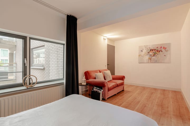 Foto 22 van Valkenburgerstraat 141