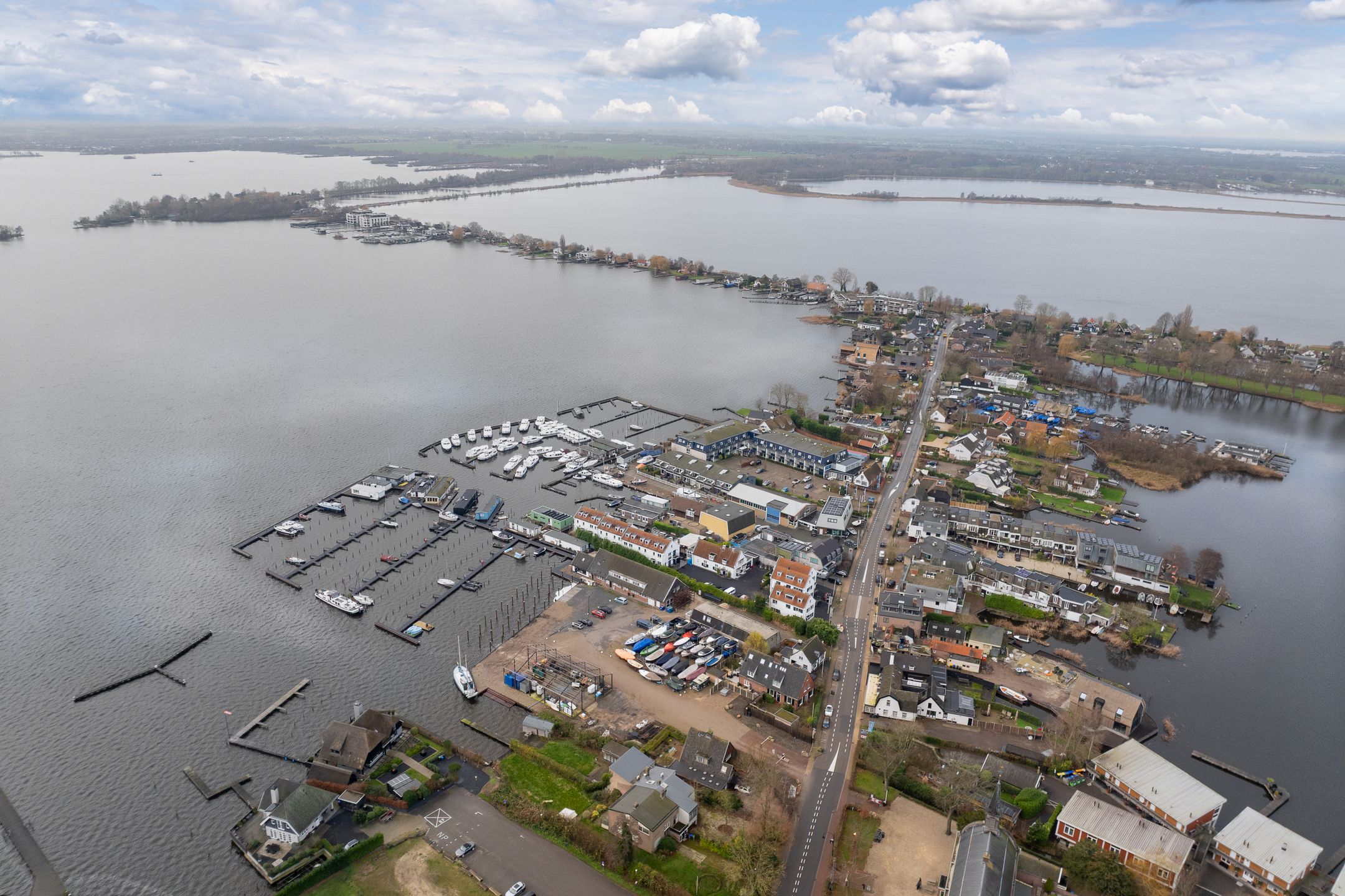 Photo 24 of Oud-Loosdrechtsedijk 251-J