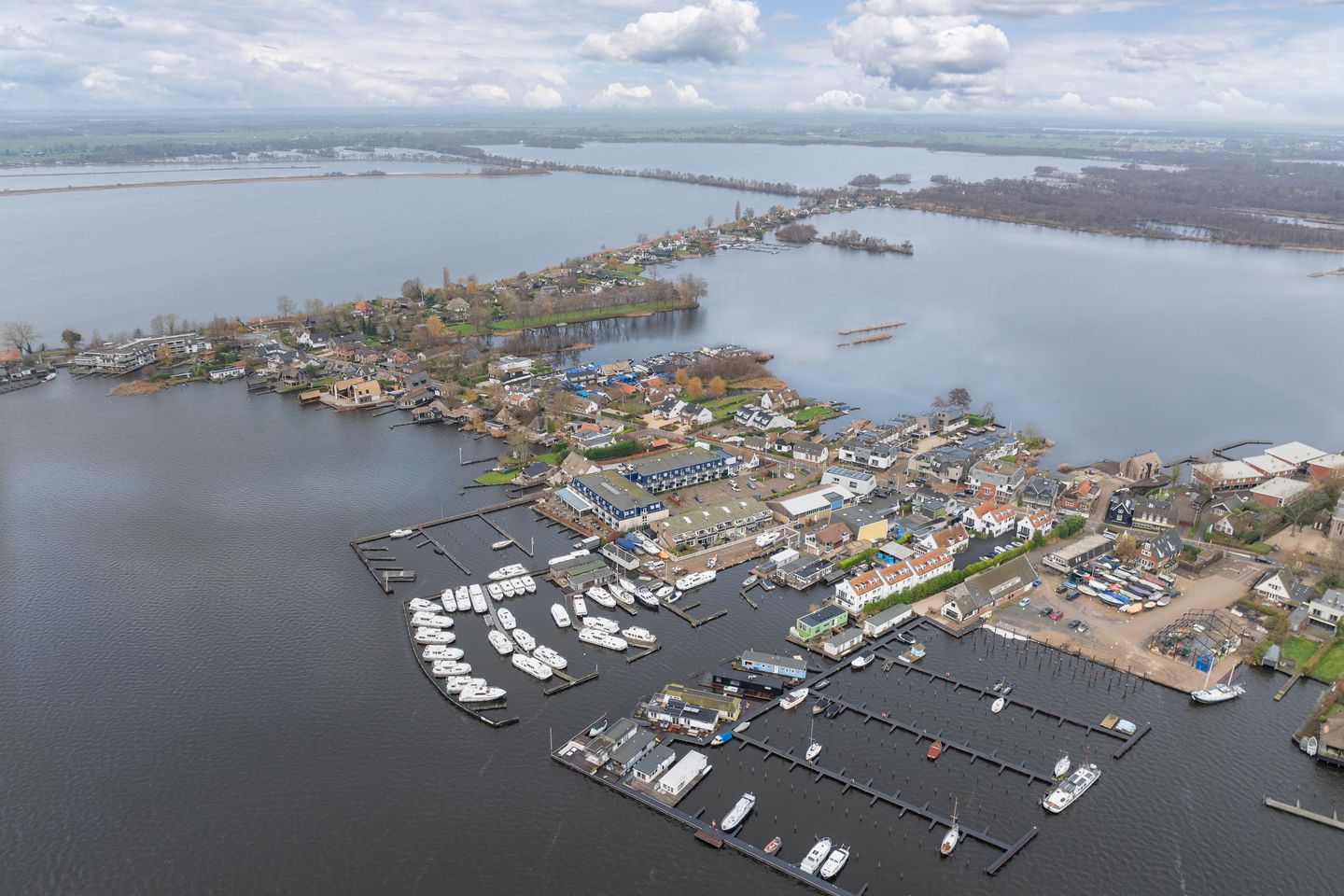 Photo 25 of Oud-Loosdrechtsedijk 251-J