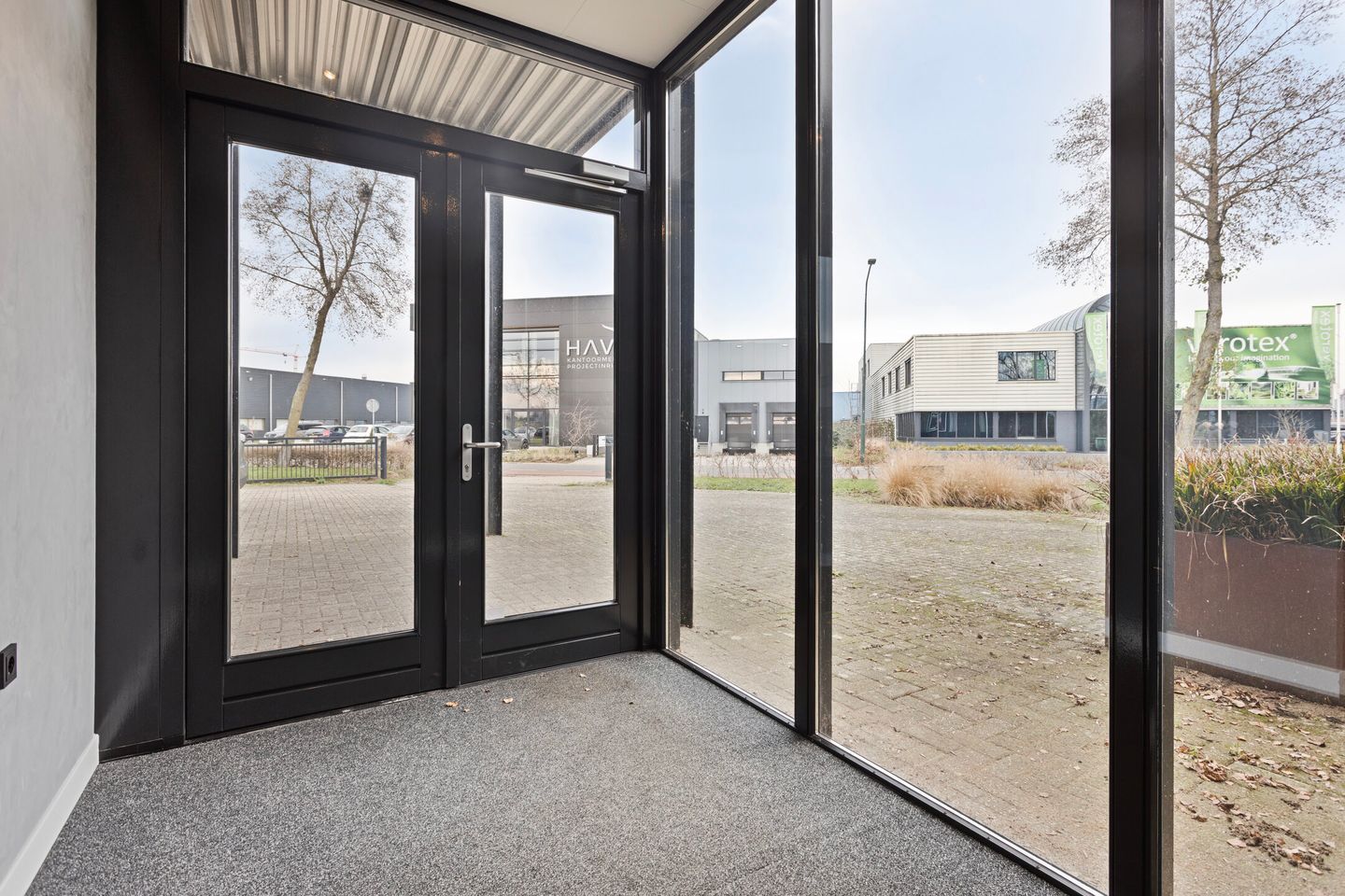 Bekijk foto 3 van Edisonweg 2