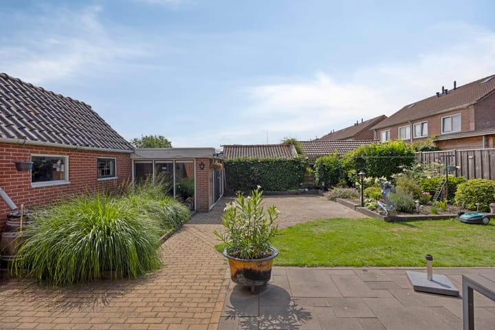 Foto 3 van Meidoornplein 13