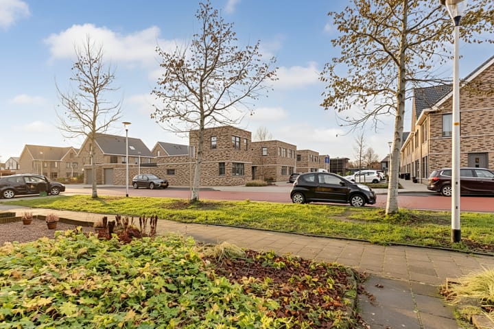 Foto 46 van Van Roozendaalstraat 14