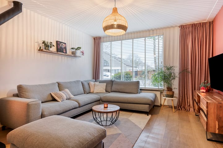 Foto 9 van Busweg 55