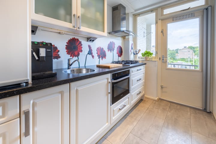 Photo 6 of Van der Doesstraat 3