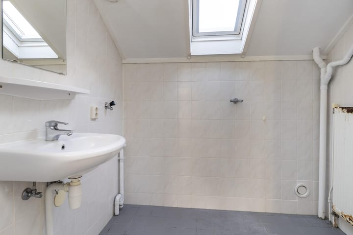 Photo 12 of Batinge 129