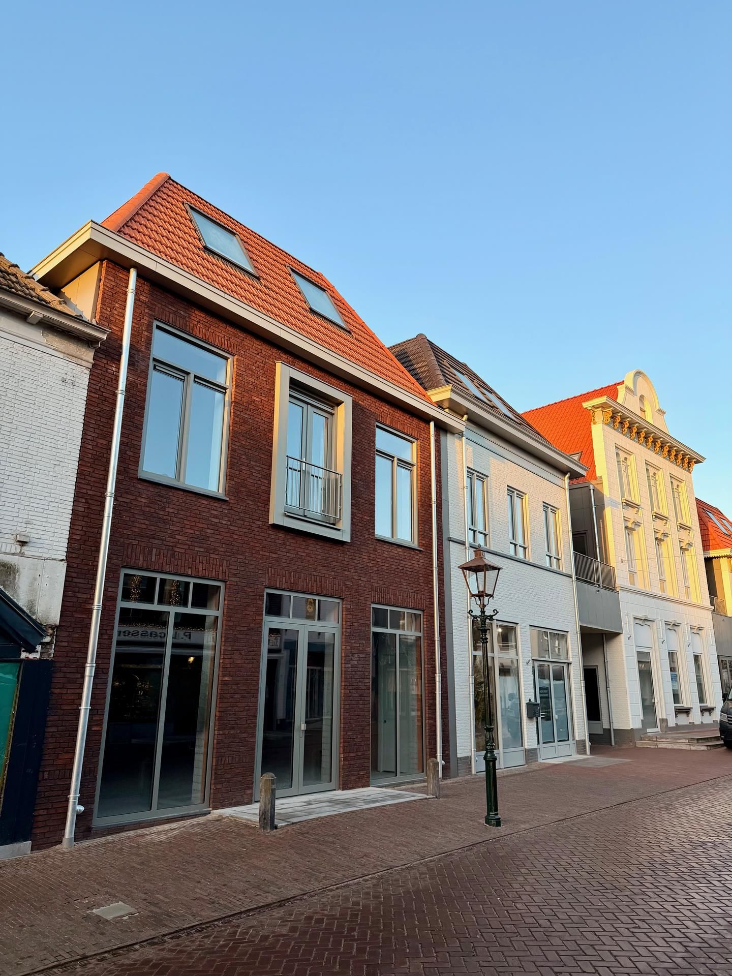 View photo 2 of Zandstraat 9