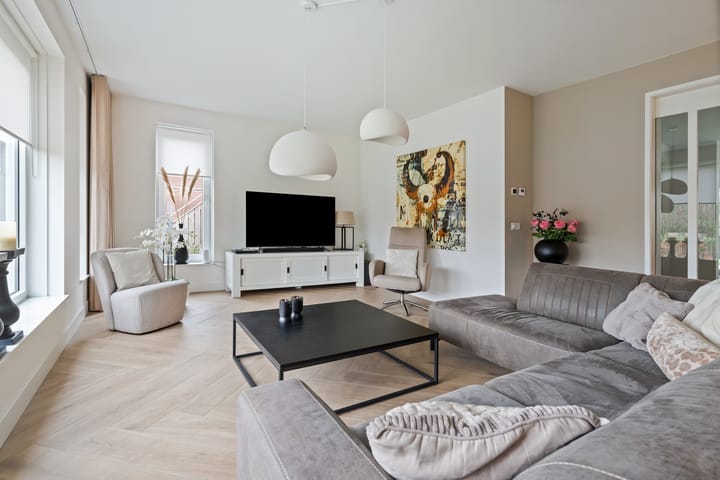 Foto 10 van Stationsweg 11-B1