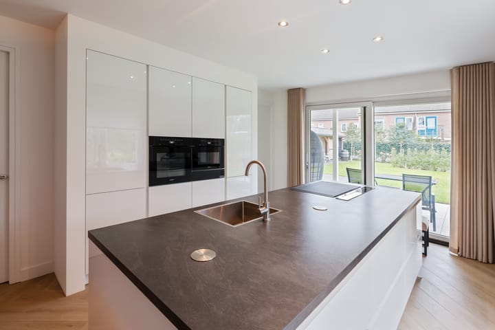 Foto 16 van Stationsweg 11-B1